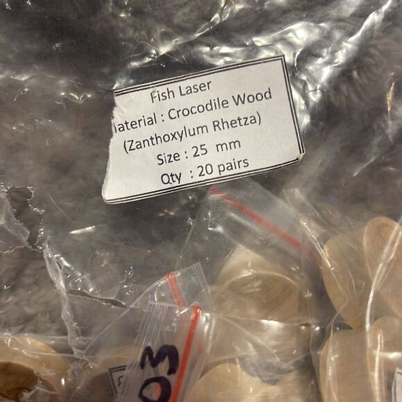 Crocodile wood fish, laser, gauges, plugs multiple sizes available one pair NEW - Picture 5 of 6